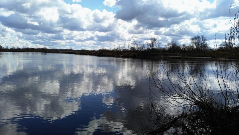 Отражение неба в озере