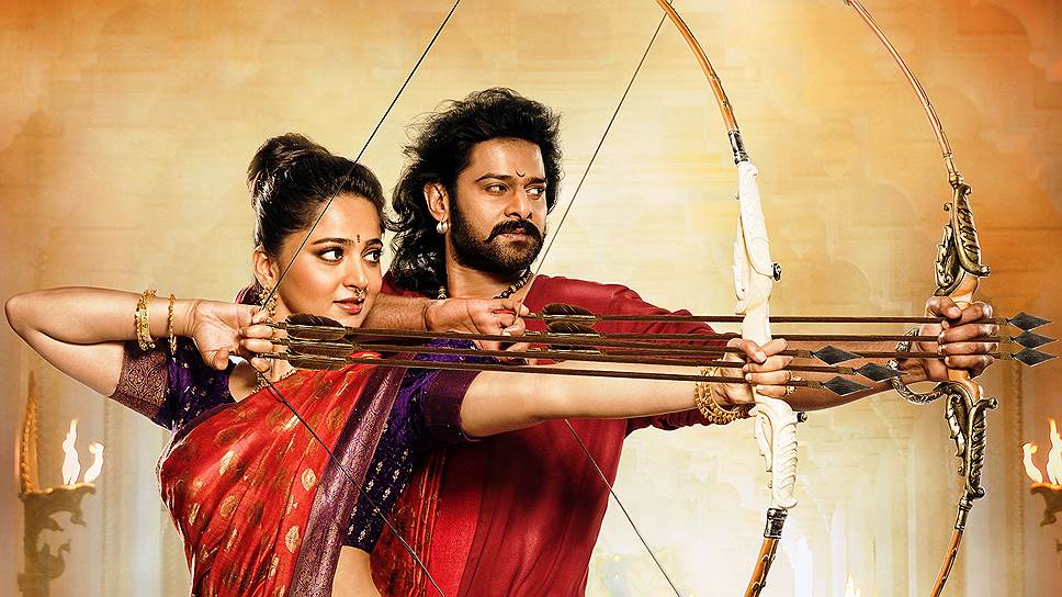 ара мужчина и женщина (индия) стреляют из лука.