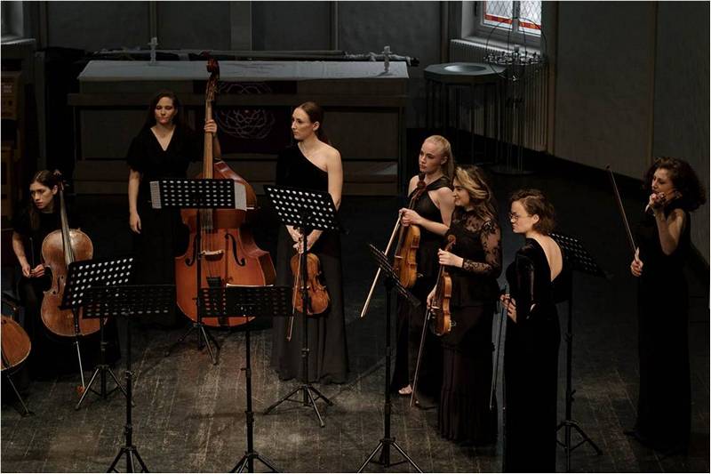 Оркестр перед началом концерта.